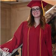 Prof d'anglais et d'espagnol de la primaire au collège en visio. Diplômée d'un bac américain et étudiante en Langues étrangères